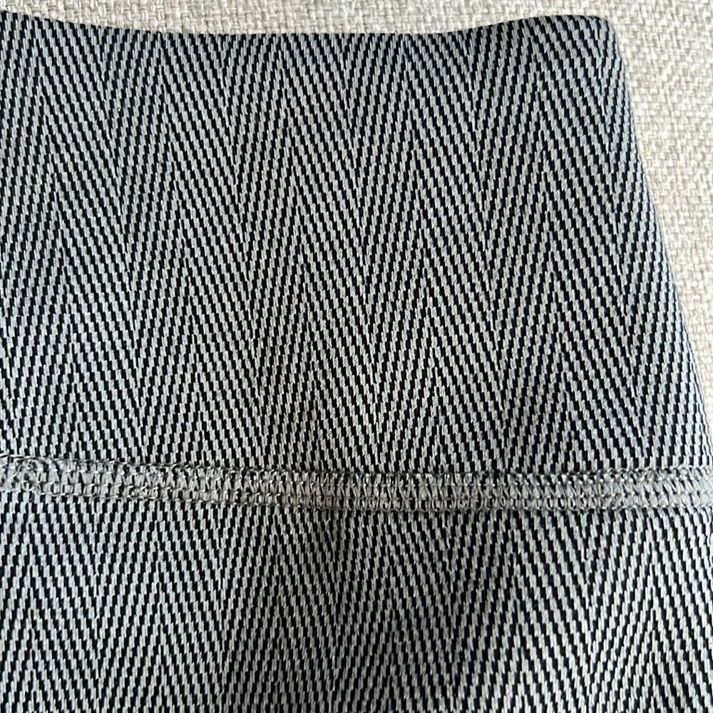 Nike Therma Fit Charcoal Herringbone Leggings - Picture 3 of 7